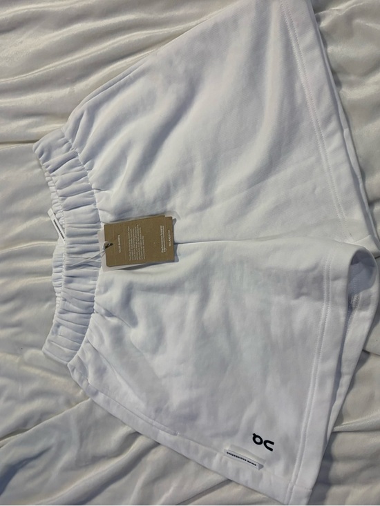 On Clouds Pants - On Running Women's White Athletic Shorts